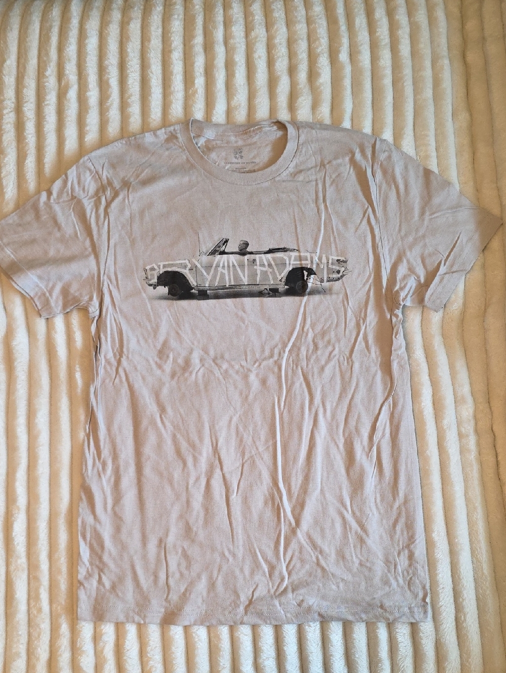 0037 Bryan Adams' "So Happy It Hurts" tour Shirt